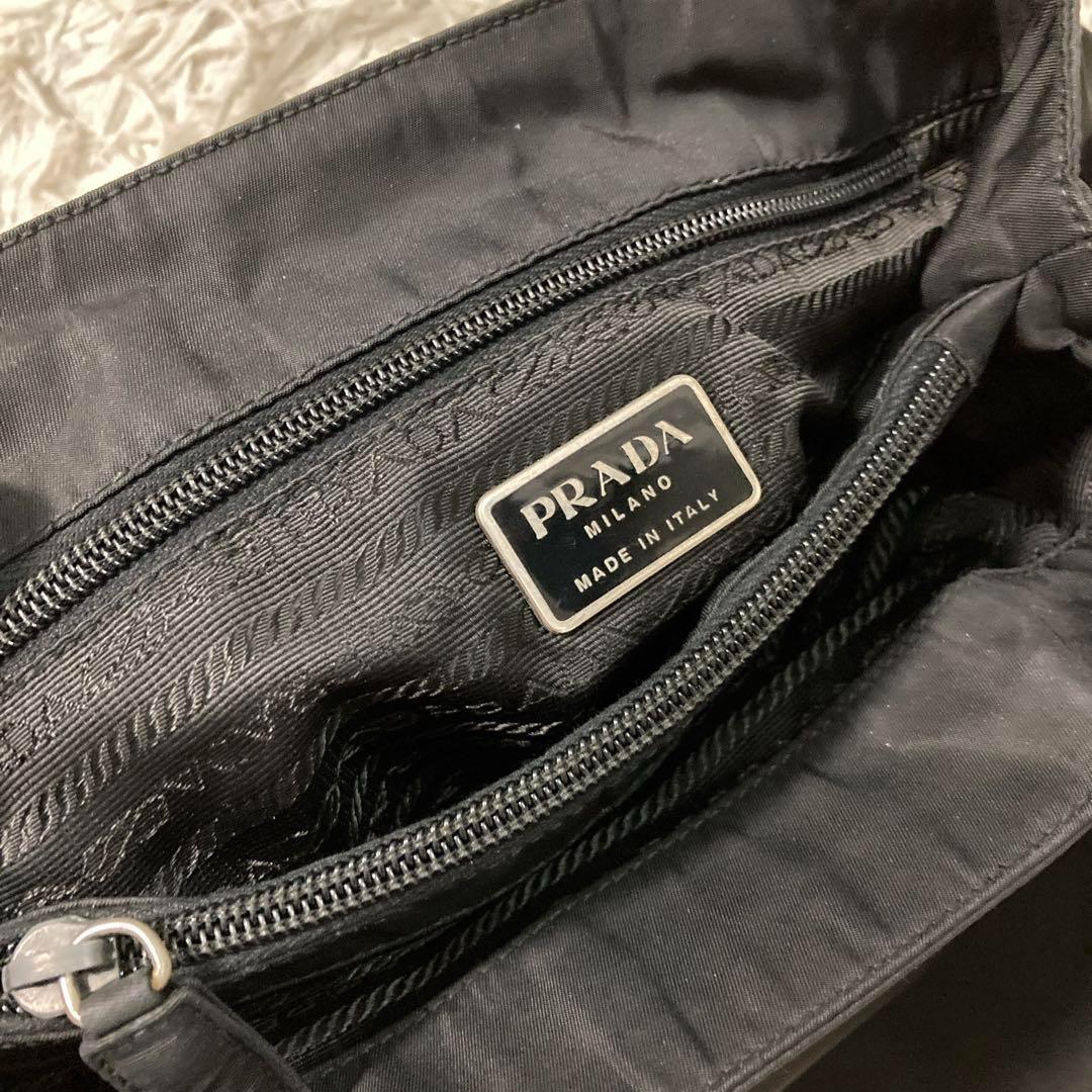 極美品 PRADA プラダ 黒 ポノコ 三角ロゴ プレート ナイロン 白