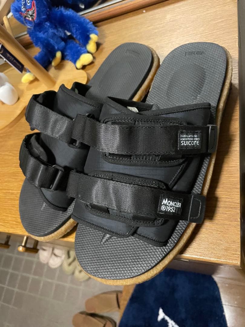 MONCLER SUICOKE サンダル ブラック