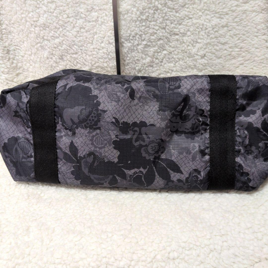 LeSportsac 花柄ボストンバッグ グレー系 Lesportsac 6ボストンバッグ 黒とグレーの花柄 - メルカリ
