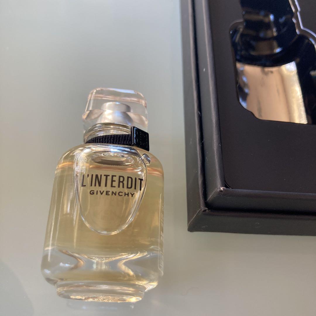 2010円 2021年ファッション福袋 ジバンシイ GIVENCHY ミニチュアセット ショッパー付き 2010円 2021年ファッション福袋 ジバンシイ GIVENCHY ミニチュアセット ショッパー付き