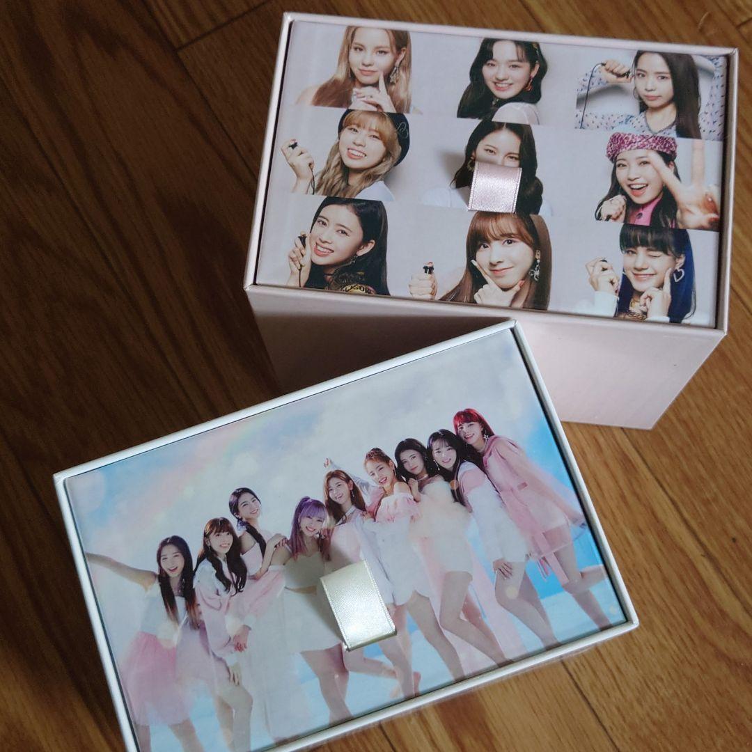ホワイト系くらしを楽しむアイテム NiziU WithU盤 9形態ボックス2点セット 邦楽 CDホワイト系¥13,