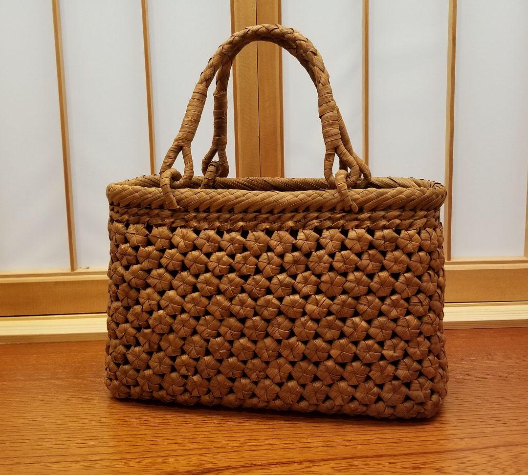 新品』長野産 職人手編み゛六角花編み〝山葡萄籠バッグ サイズM 新品』長野産 職人手編み゛六角花編み〝山葡萄籠バッグ サイズM