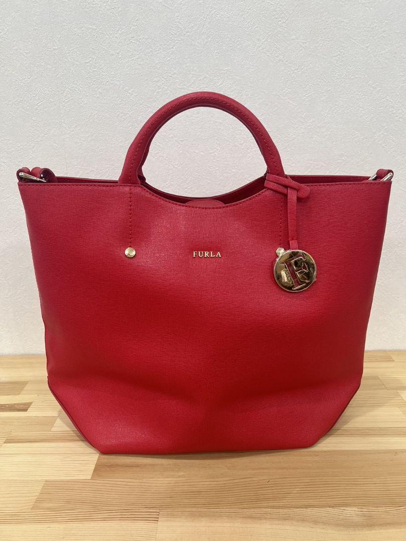 FURLA レッド ショルダーバッグ 保存袋付き FURLA レッド ショルダーバッグ 保存袋付き - メルカリ