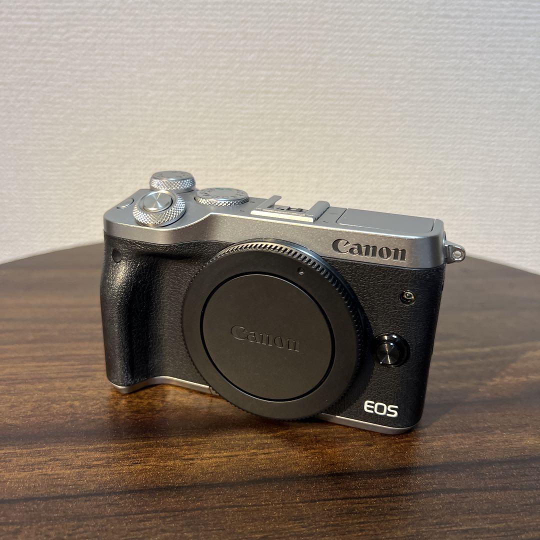 Canon EOS M6 ミラーレス一眼
