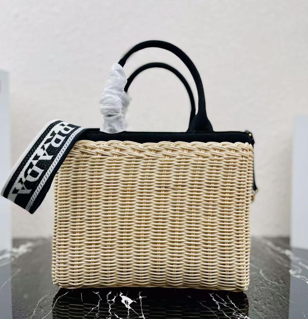 PRADA ラタン かごバッグ ベージュ - メルカリ