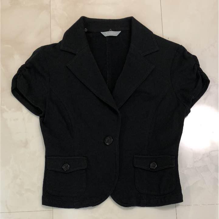 綺麗な半袖 ジャケット 女性 ファッショントレンドについて 綺麗な半袖 ジャケット 女性 ファッショントレンドについて