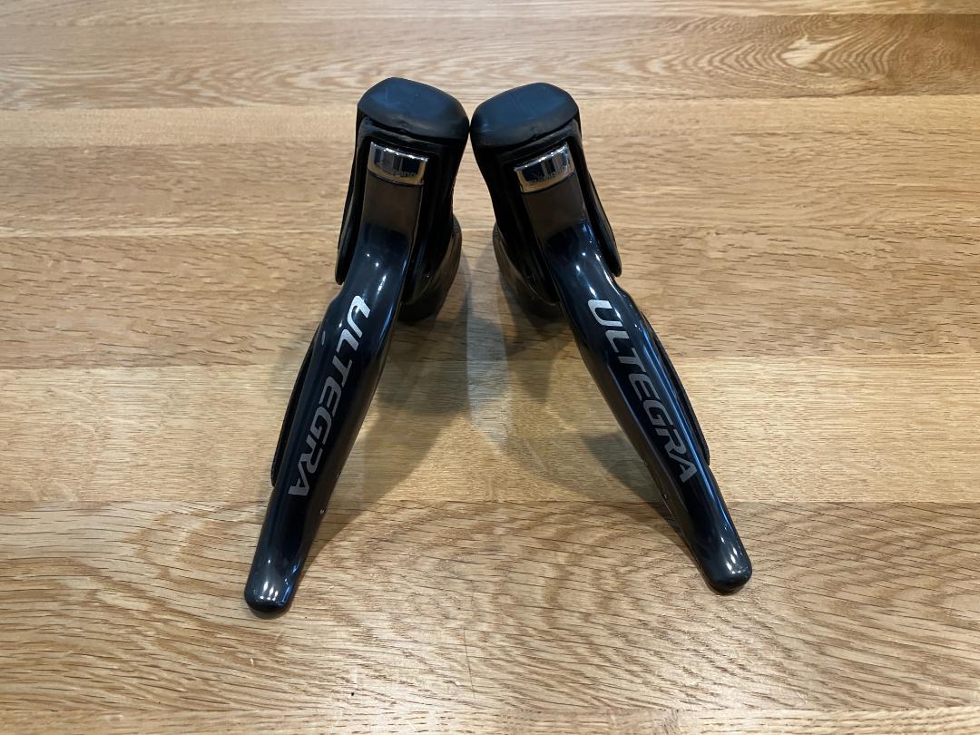 DI2 アルテグラ　シマノ電動コンポ　外装式(2✖️11速)