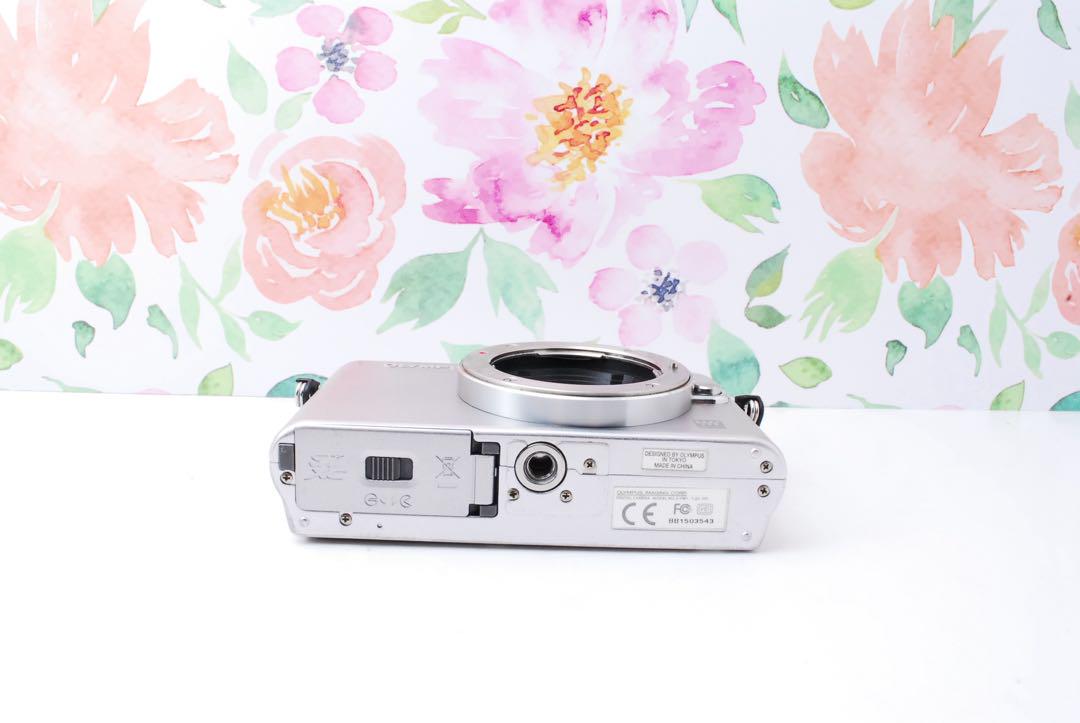 OLYMPUS E-PM1 シルバー 軽量コンパクト ミラーレス スマホ転送