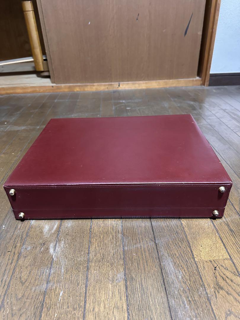 レザーケース ワインレッド ゴールド金具