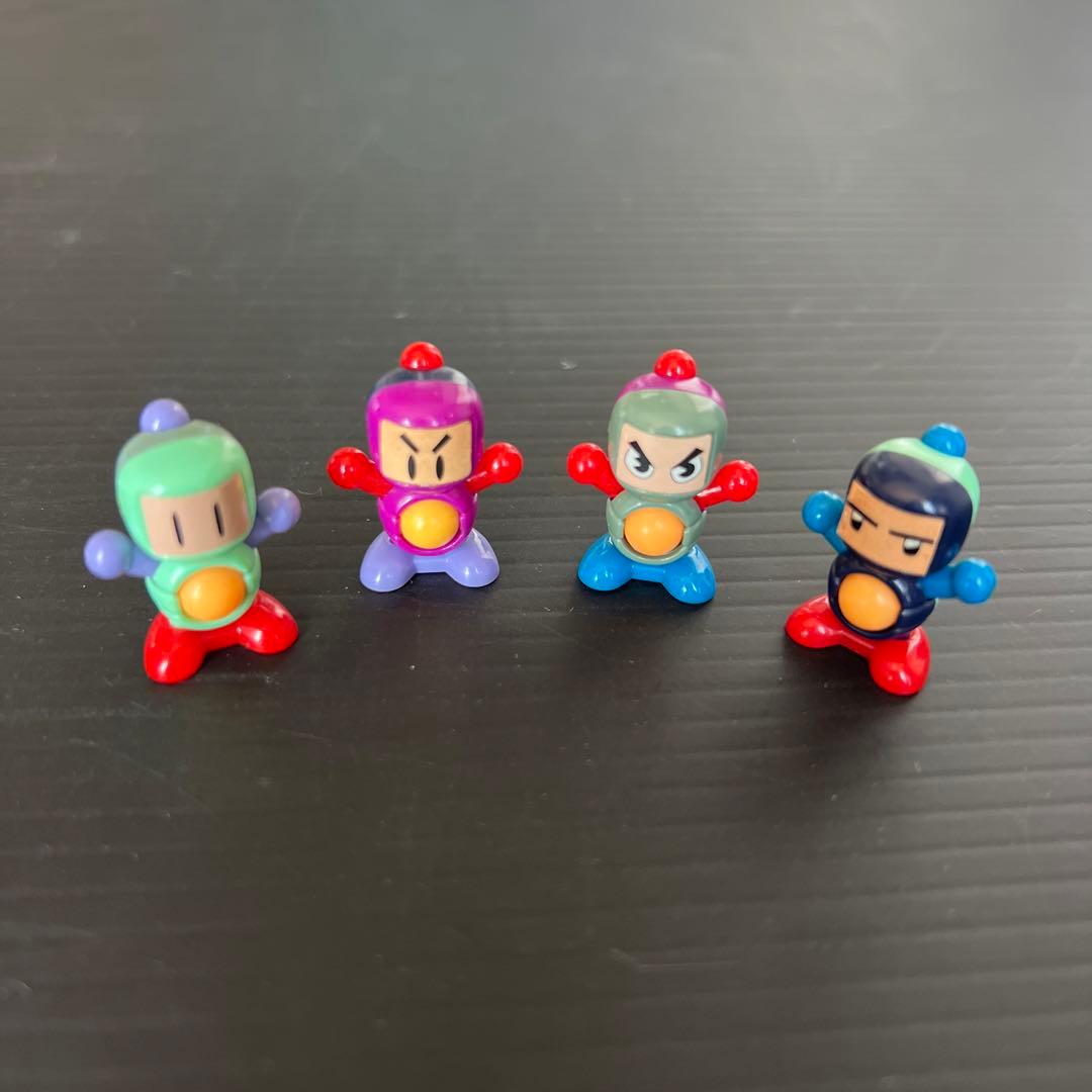 タカラ　ボンバーマン　4個　まとめ売り　ビーダマン　ミニサイズ 12,500円