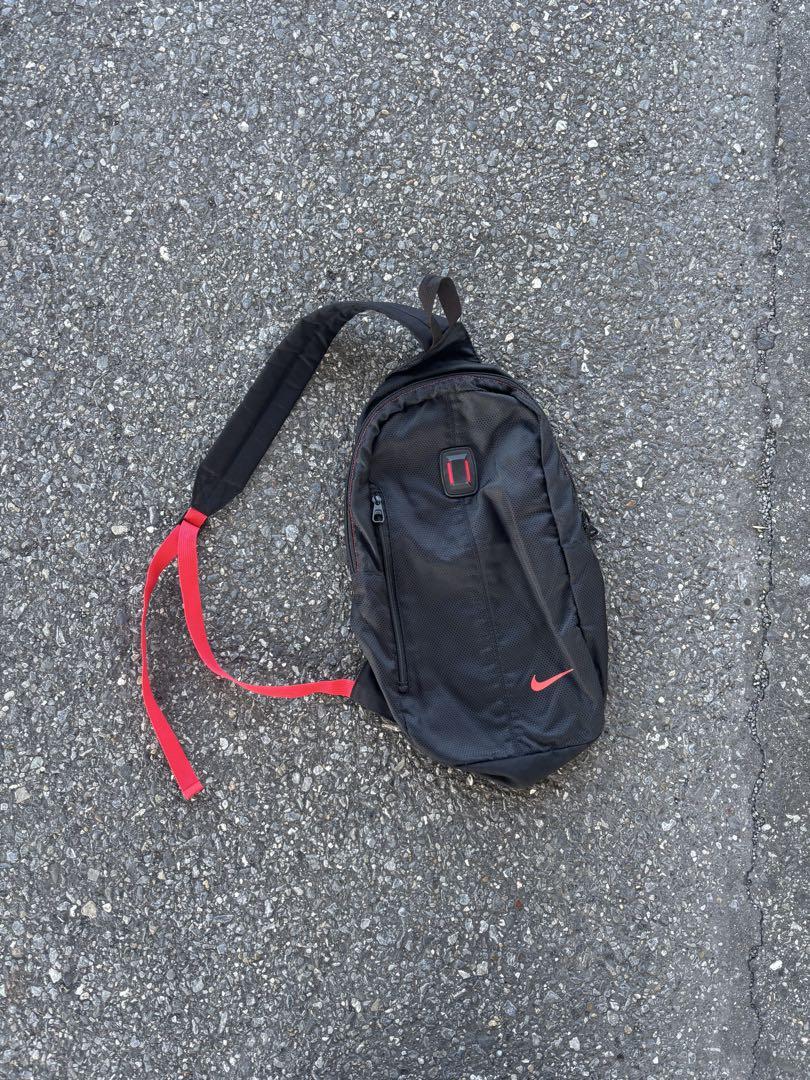 Nike 90s ショルダーバッグ スリングバッグ ブラック レッド