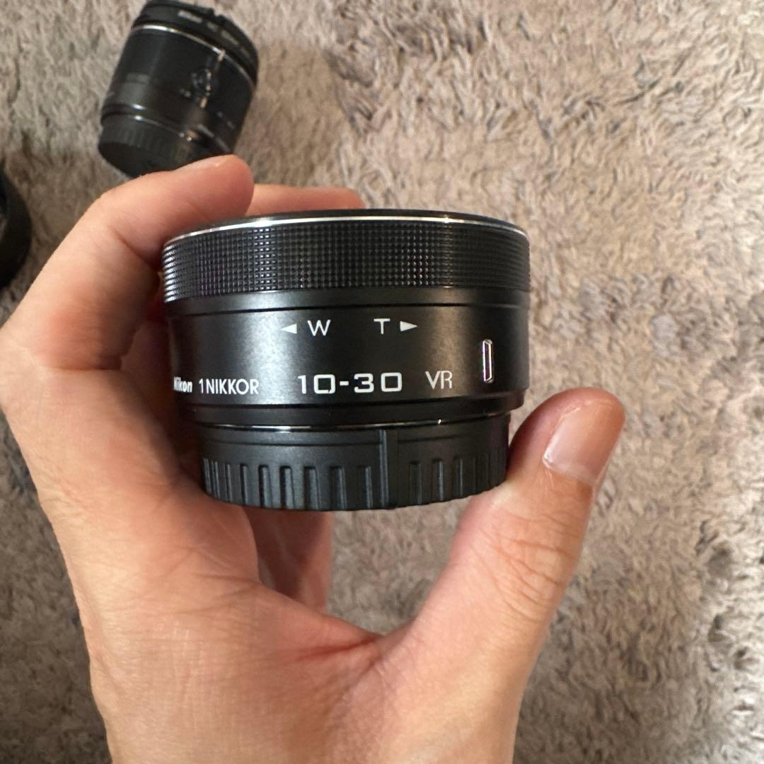 Nikon ミラーレスカメラ 4本レンズ付き Nikon ミラーレスカメラ 4本レンズ付き