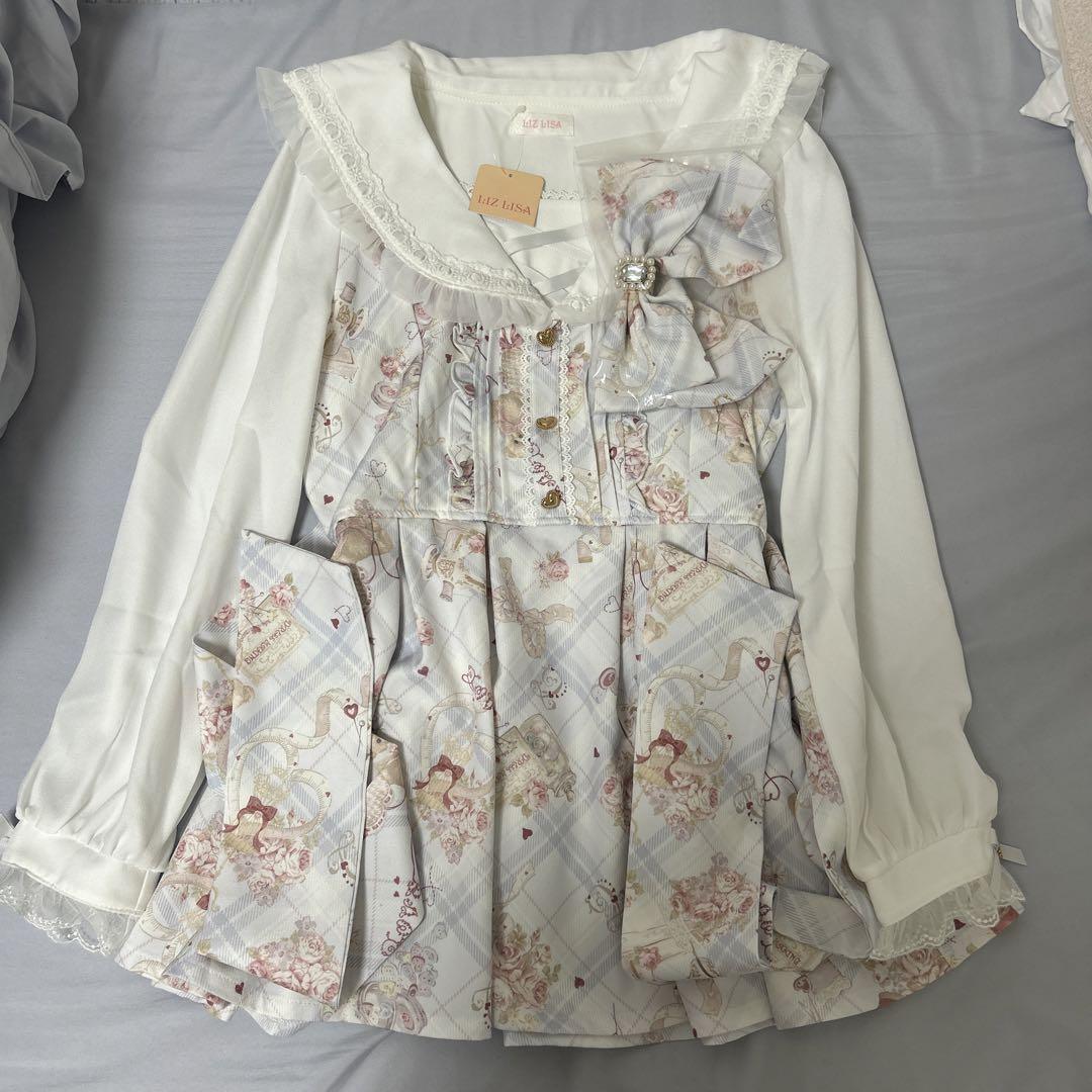 LIZLISA Sewing Bear柄セットアップ Blue 水色 - メルカリ LIZLISA Sewing Bear柄セットアップ Blue 水色 - メルカリ