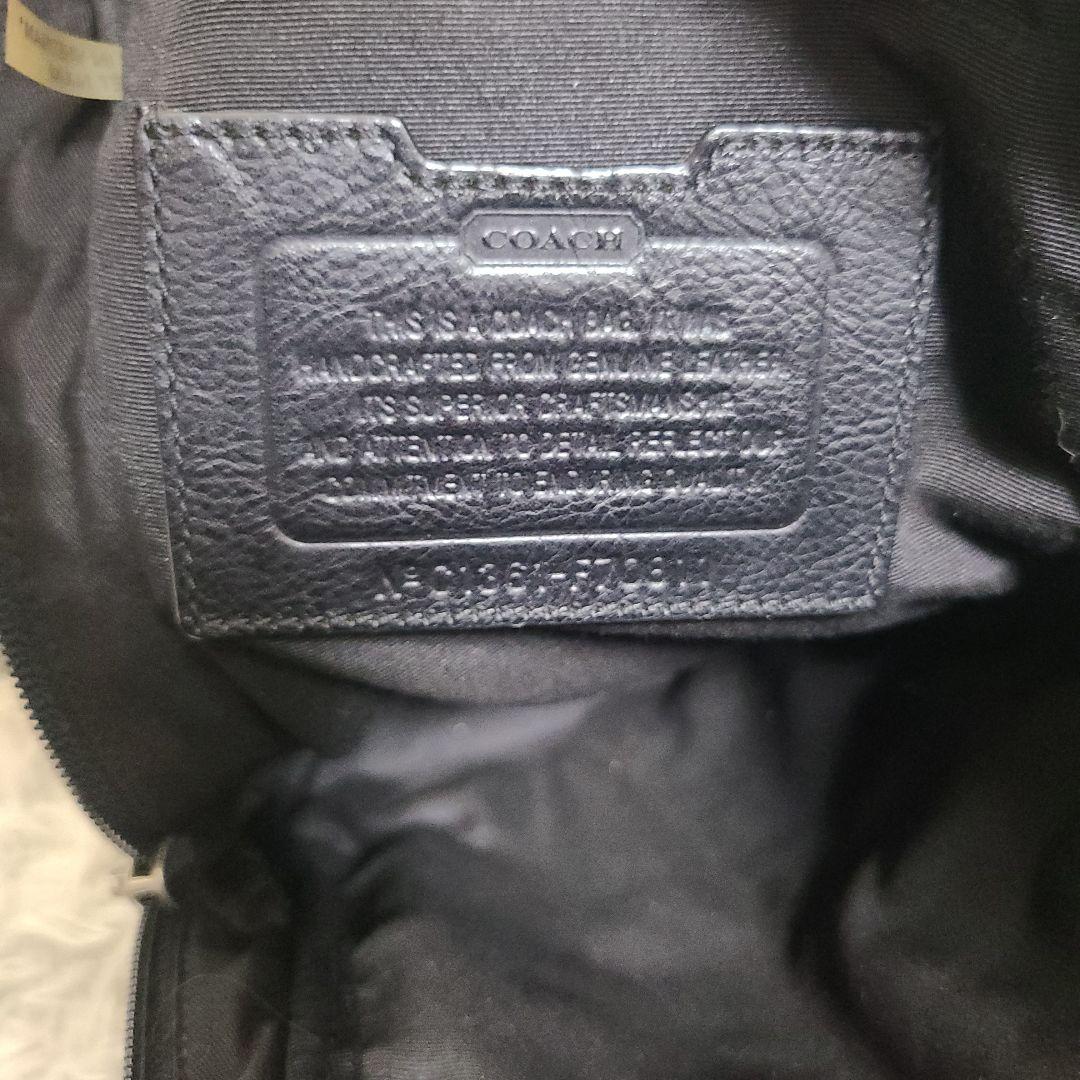 【美品】人気　COACH　F70811 レザー　ボディーバッグ　ロゴ　チャーム