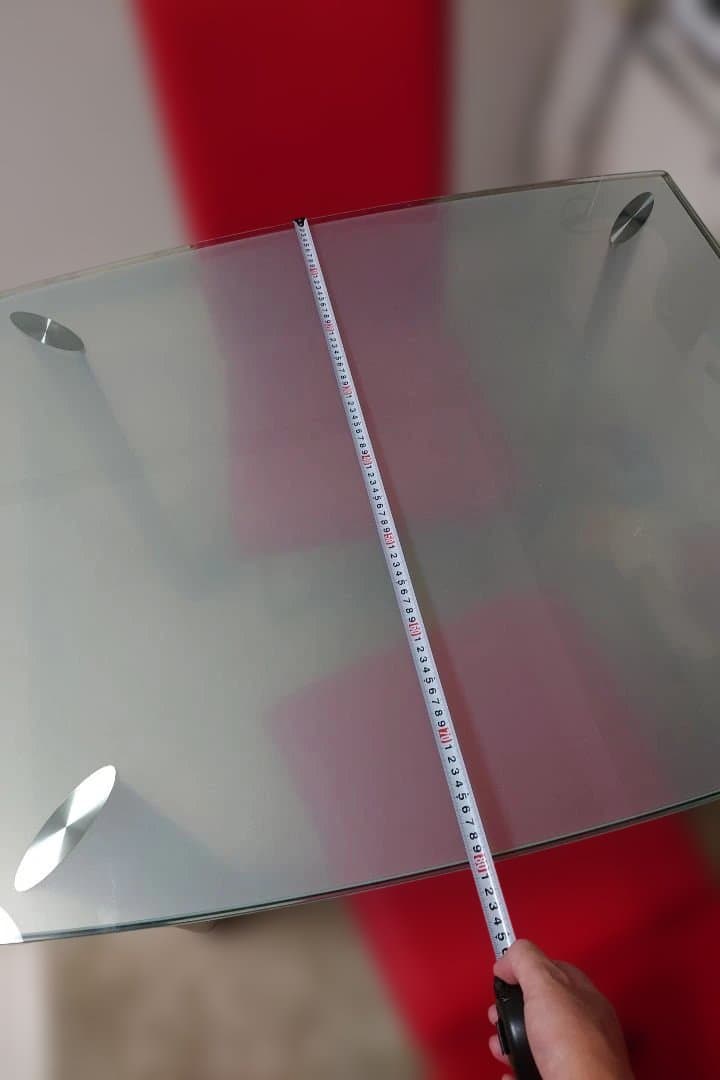 スタイリッシュなガラス製ダイニングテーブ大塚家具