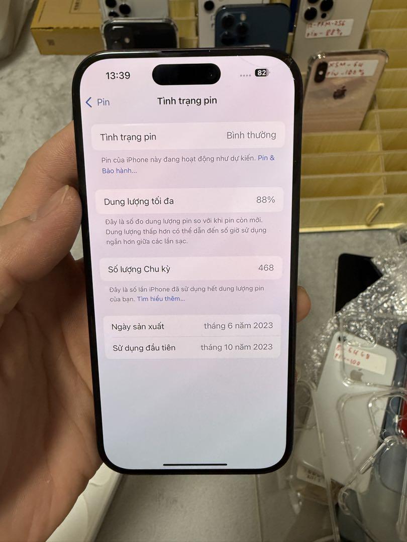 iPhone 15 Pro 256GB 深い青 バッテリー88% - メルカリ