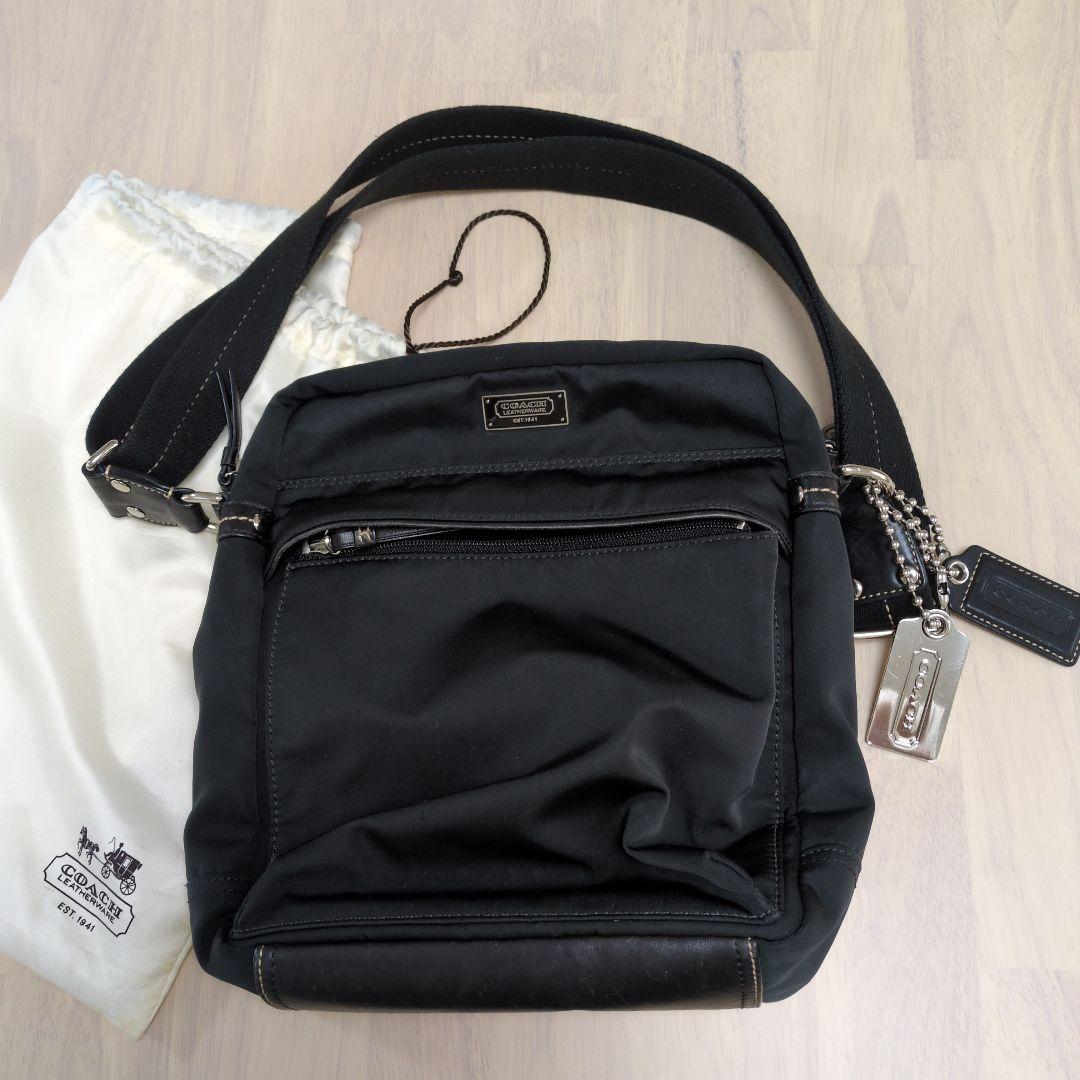 COACH ブラック ショルダーバッグ