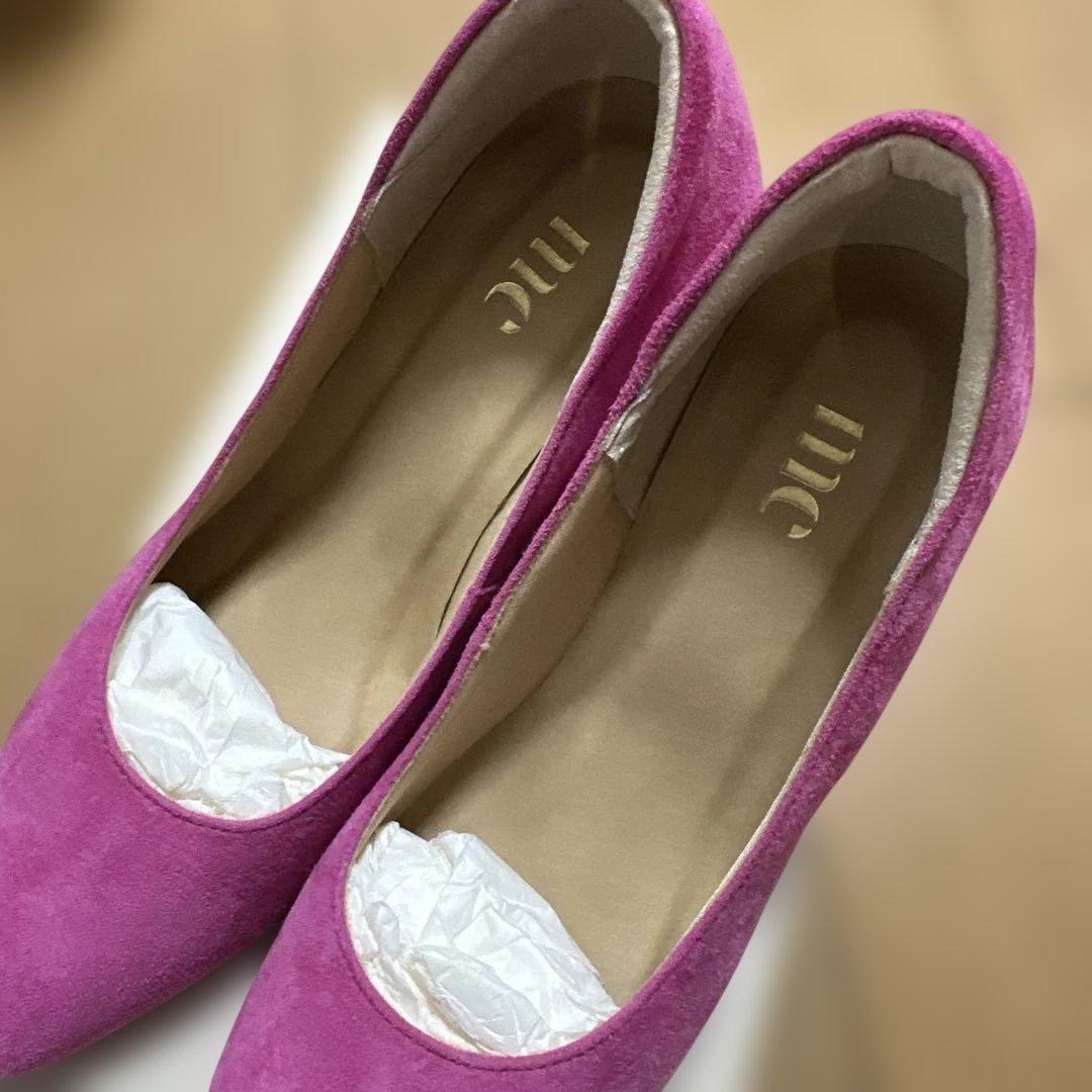 美品 ヒルズアヴェニュー ピンクスエード パンプス - メルカリ