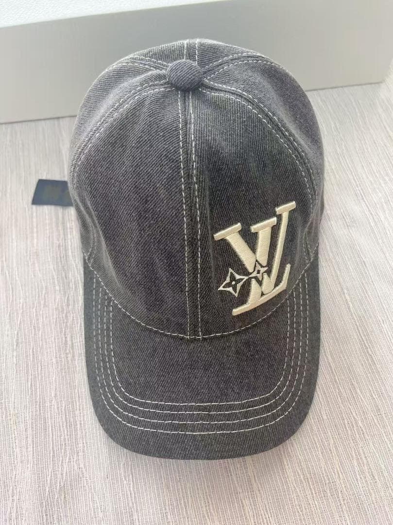 Louis Vuitton ダークグレー キャップ