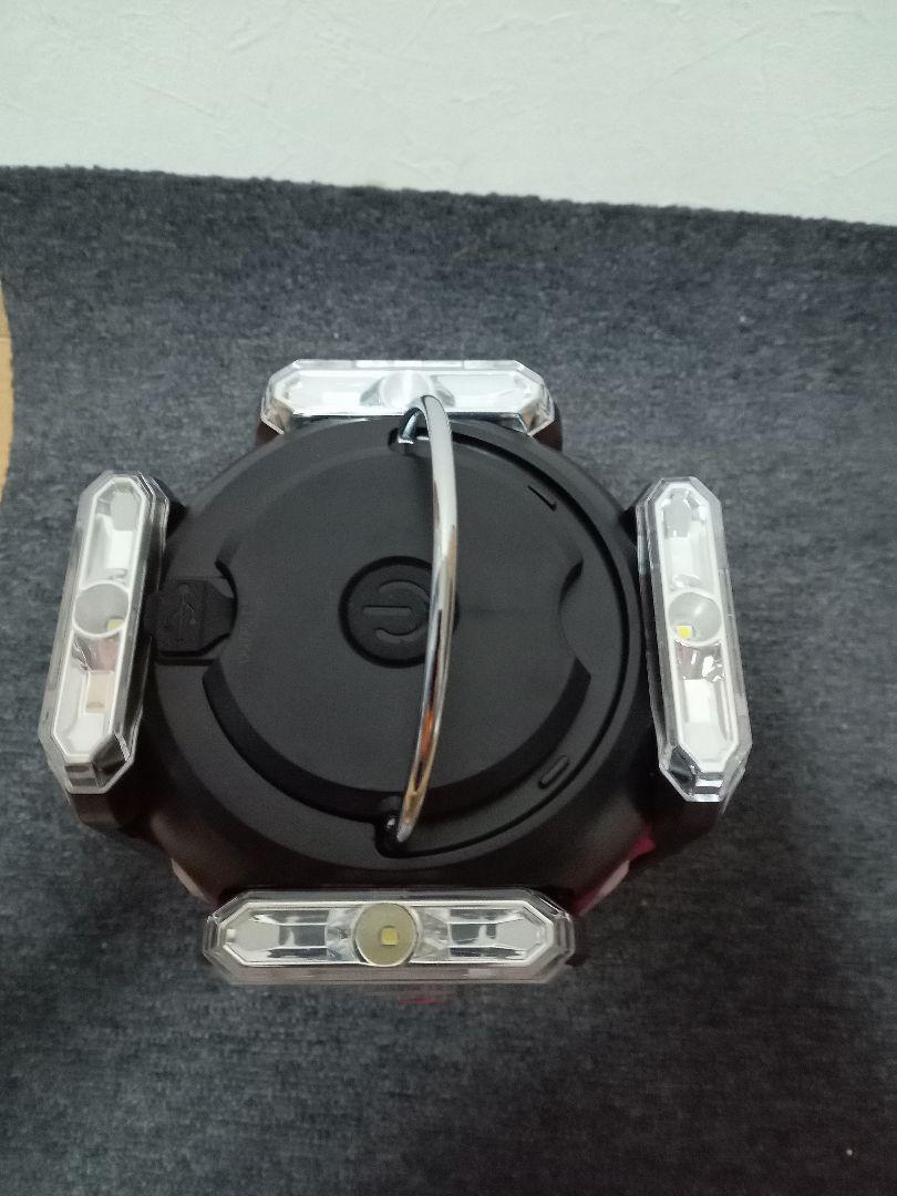 コールマン　マルチパネルランタン 800ルーメン 電池式/USBポート付