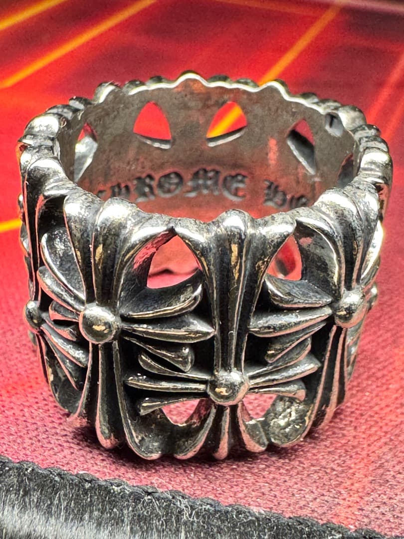 ゴシック系クロス＆フラワー モチーフリング