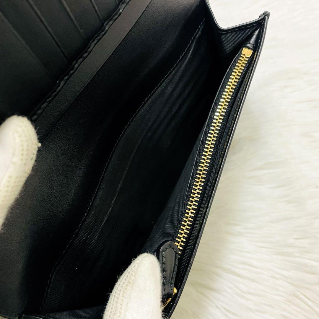 未使用級✨PRADA 二つ折り 長財布 フラップ サフィアーノレザー 三角ロゴ