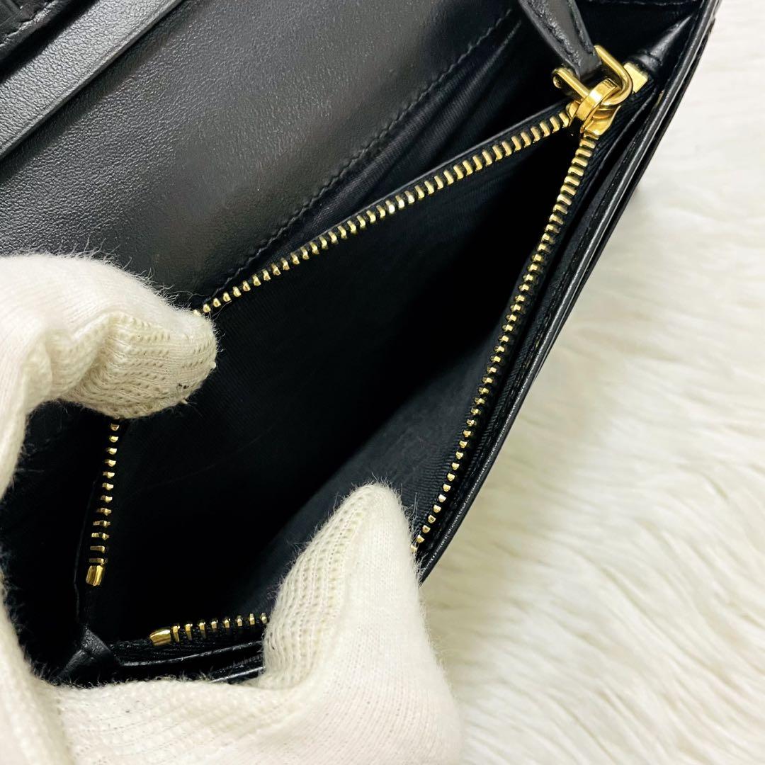 未使用級✨PRADA 二つ折り 長財布 フラップ サフィアーノレザー 三角ロゴ