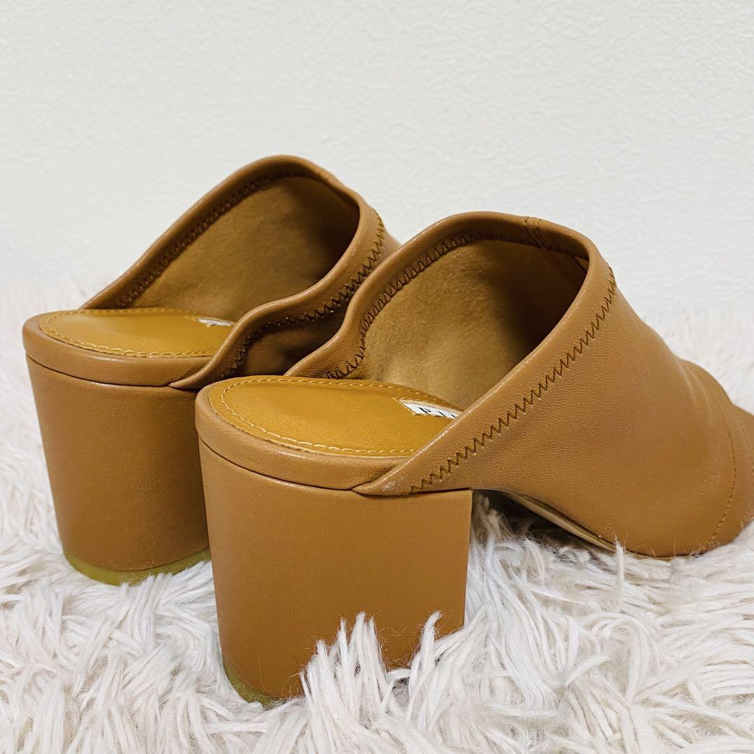 【極美品】ピッピシック ストレッチ ミュール レザー トング 23 安い 価格ファッション - 【極美品】ピッピシック ストレッチ