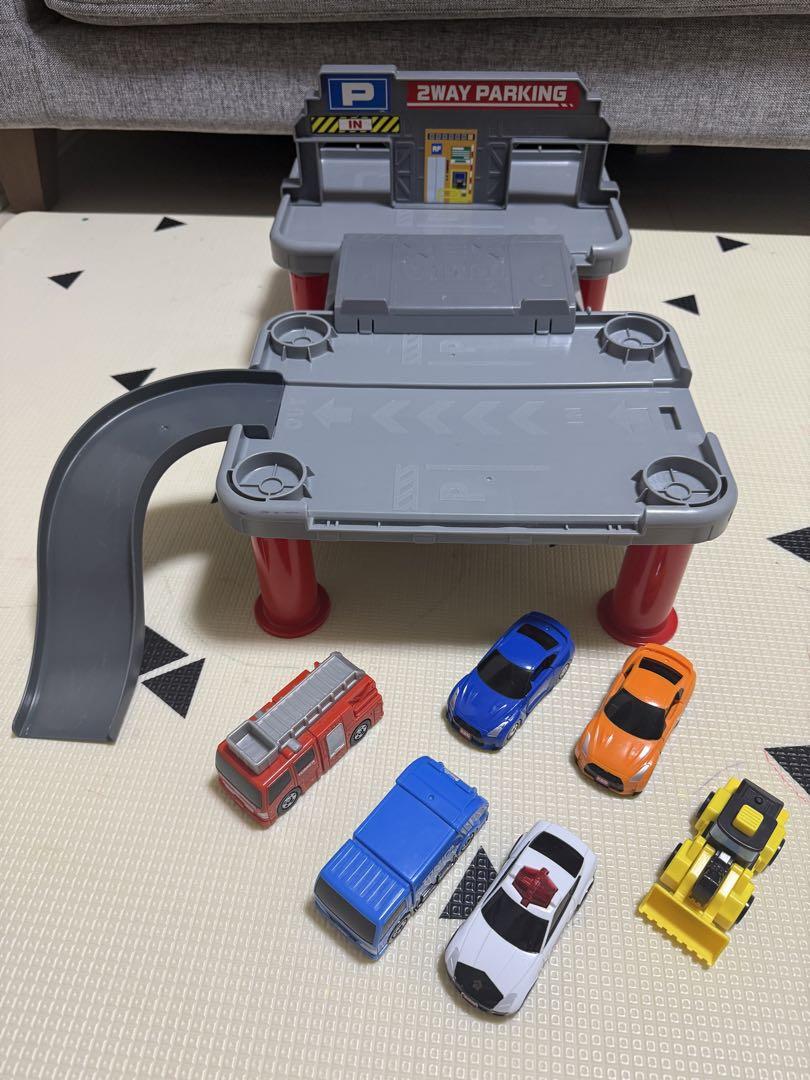 はじめてトミカ駐車場セット - メルカリ
