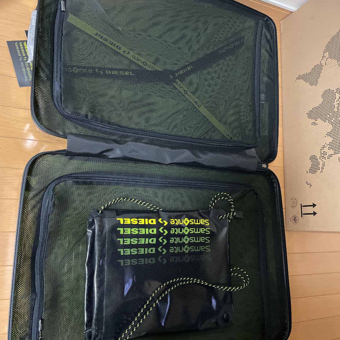 【1着でも送料無料】 75cm キャリーケース diesel 新品激レア!samsonite - トラベルバッグ