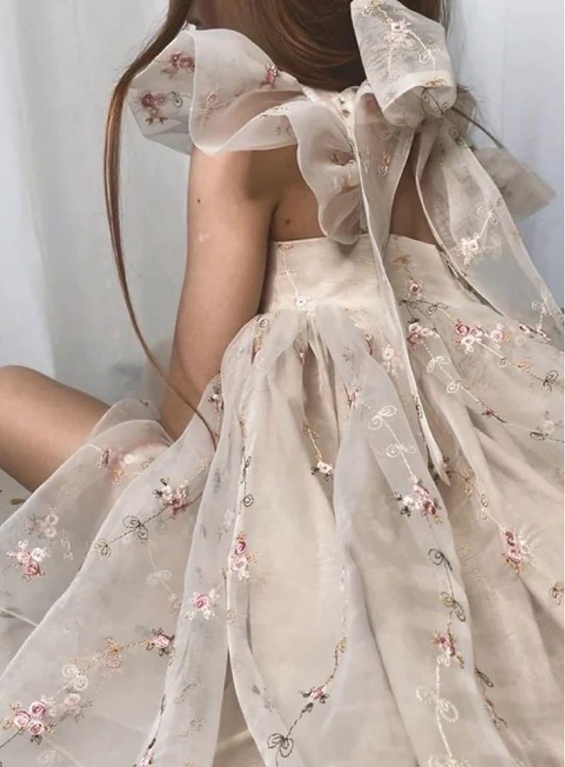 web限定セール nelia wears 花柄刺繍ドレス×リボンヘアクリップ୨୧ ワンピース