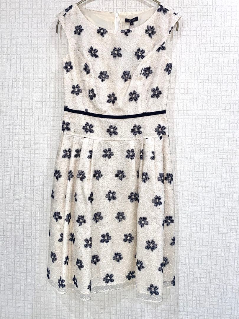 TOCCA アイボリー 花柄刺繍 ノースリーブ ワンピース