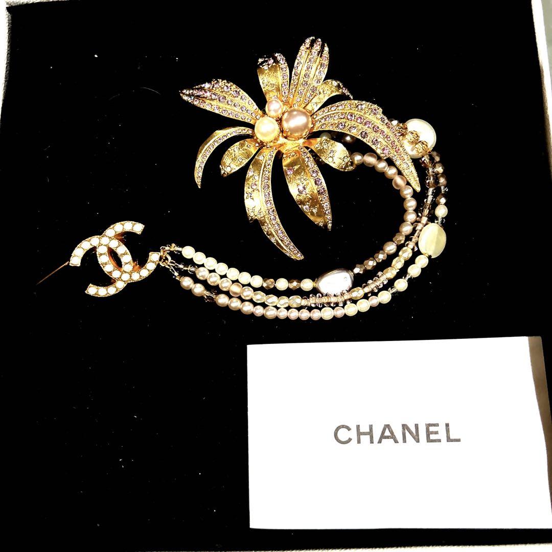 【シャネルがいっぱい詰まって可愛い☆】CHANEL ブローチ 大人気♡パールが目を惹く》【CHANEL】ブローチパール (CHANEL