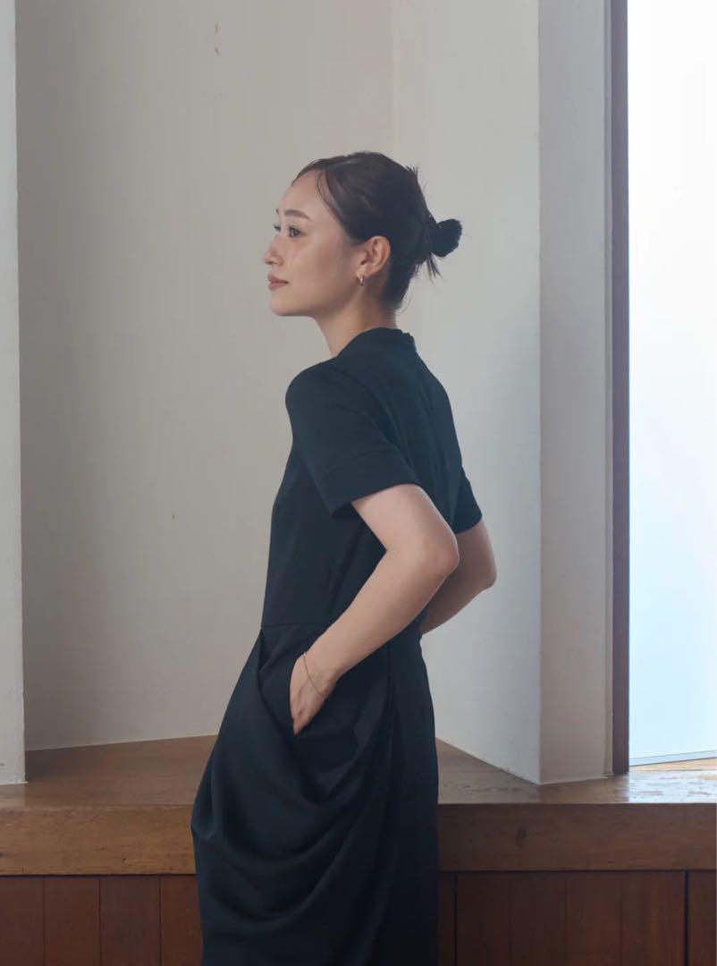 【新品・未使用】 Hella SLAB DRAPE DRESS ブラックS