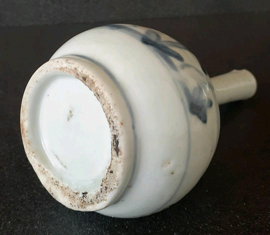 初期伊万里 徳利 酒器 江戸時代 江戸時代前期 初期伊万里 染付 松に草文様 砂目高台 小徳利