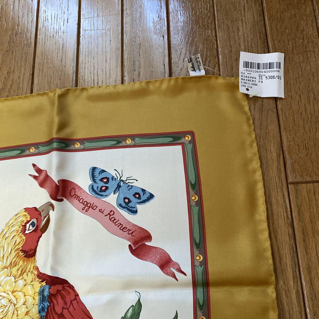 新品タグ付 Ferragamo 鳥デザイン スカーフ フェラガモ - メルカリ