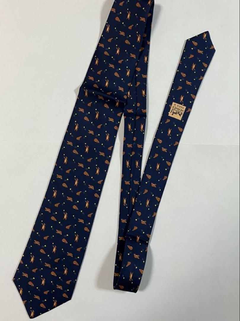 【新品未使用】HERMÈS ネクタイ 高級シルク100%蝶と熊　ネイビー