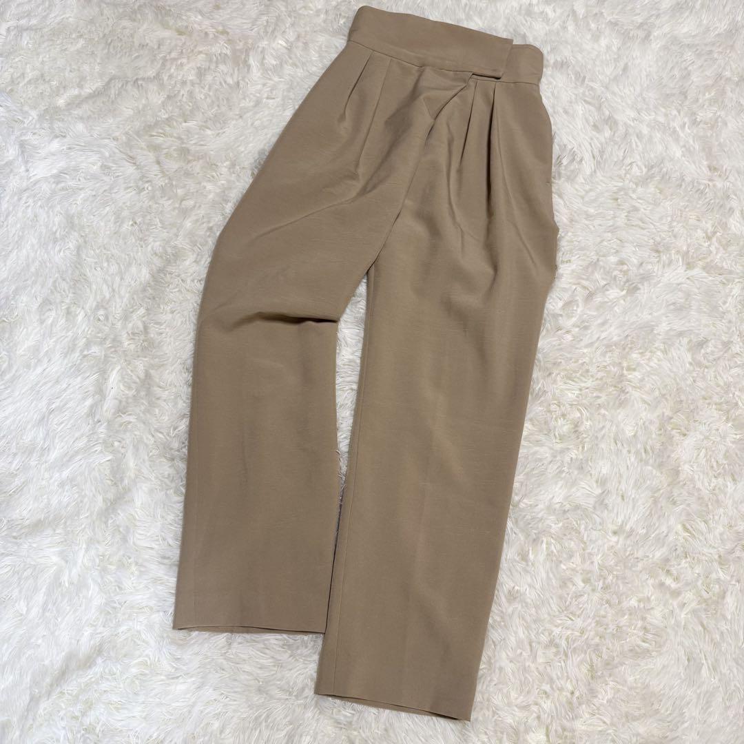 クラネ　ハイウエスト　オーバーラップタックパンツ　ベージュ