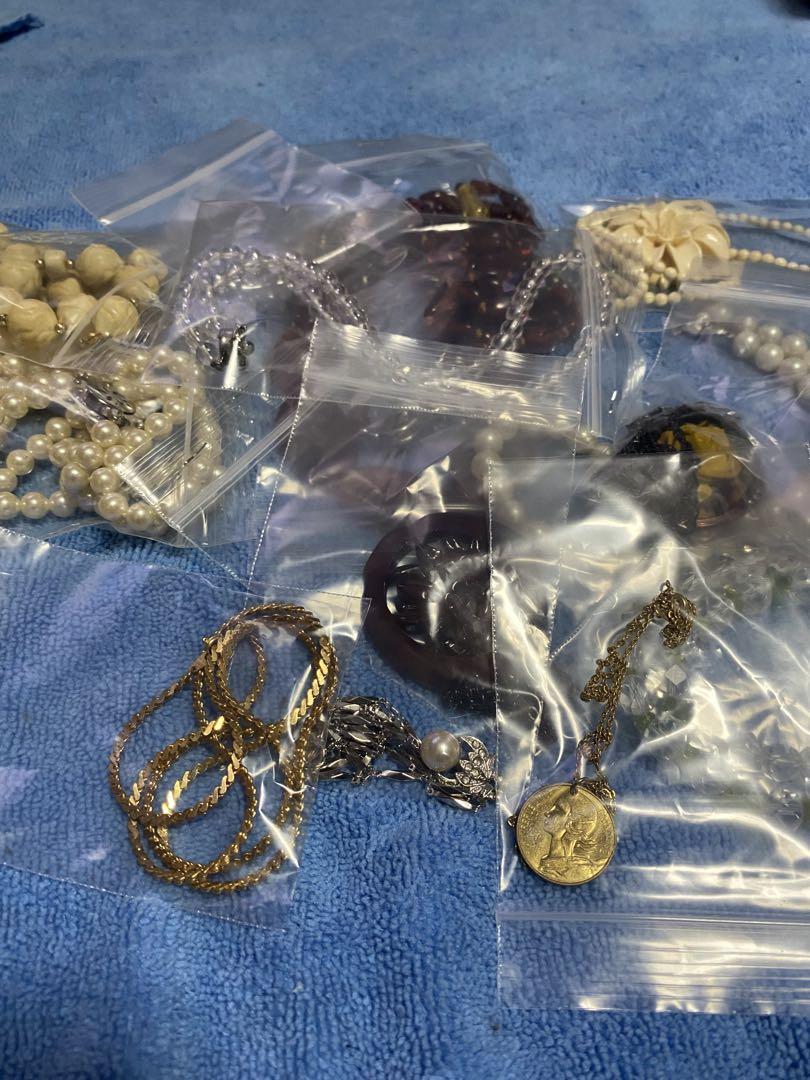 遺品整理まとめ売り　多様なデザインのアクセサリーセット 遺品整理まとめ売り 多様なデザインのアクセサリーセット