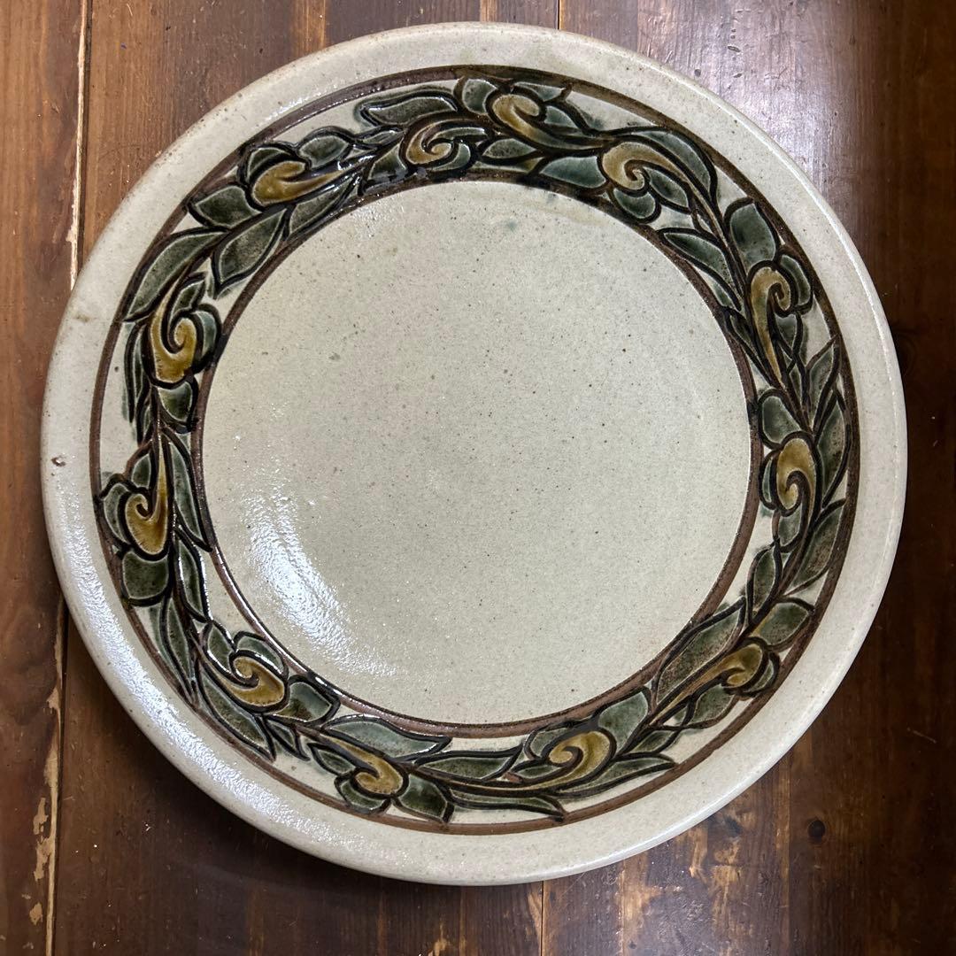 やちむん　唐草模様　線彫　照屋窯　照屋佳信　大鉢　33㎝　11寸　大皿