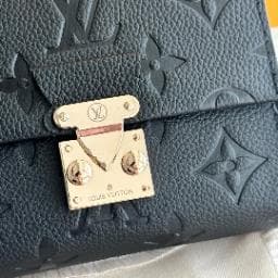 LOUIS VUITTON ブラック三つ折り財布