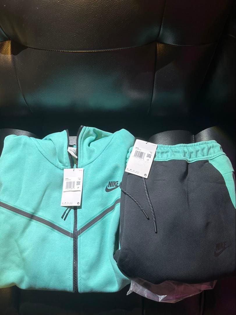ナイキ　テックフリース　セットアップ