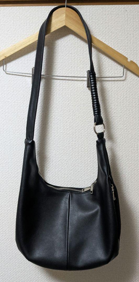 HARE ミニクロワッサンショルダーバッグ　ブラック