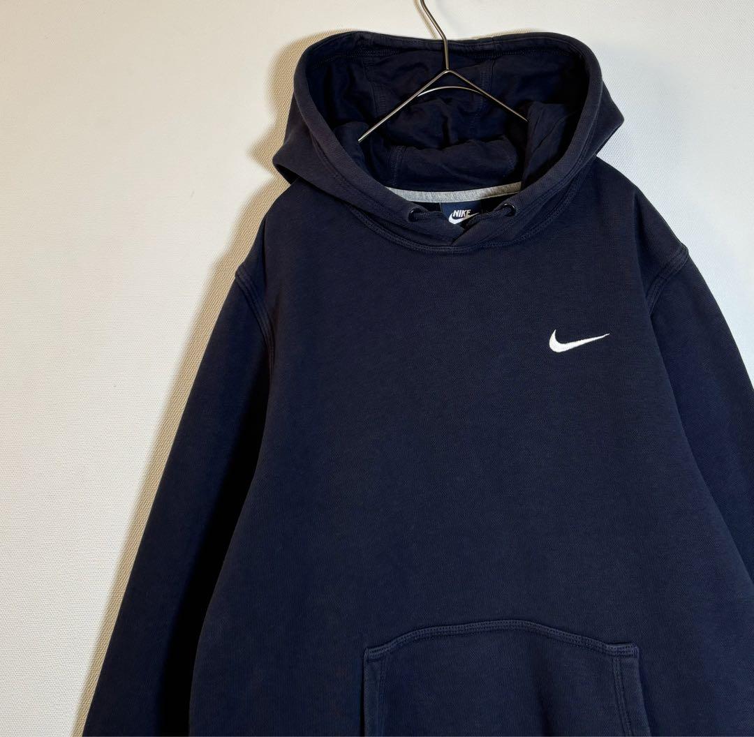 me NIKEナイキ ワンポイント刺繍ロゴ　スウッシュ　裏起毛　00s パーカー