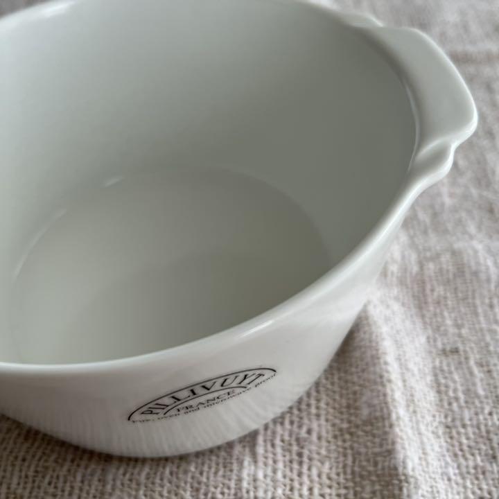 メーカー直売 キャセロール 13.5cm 鋳物風 丸型 フタ付 陶磁器 取っ手付 オーブンウェア グラタン皿 丸 ココット 蓋付き スキレット風 耐熱皿 メーカー直売 キャセロール 13.5cm 鋳物風 丸型 フタ付 陶磁器 取っ手付 オーブンウェア グラタン皿 丸 ココット 蓋付き スキレット風 耐熱皿