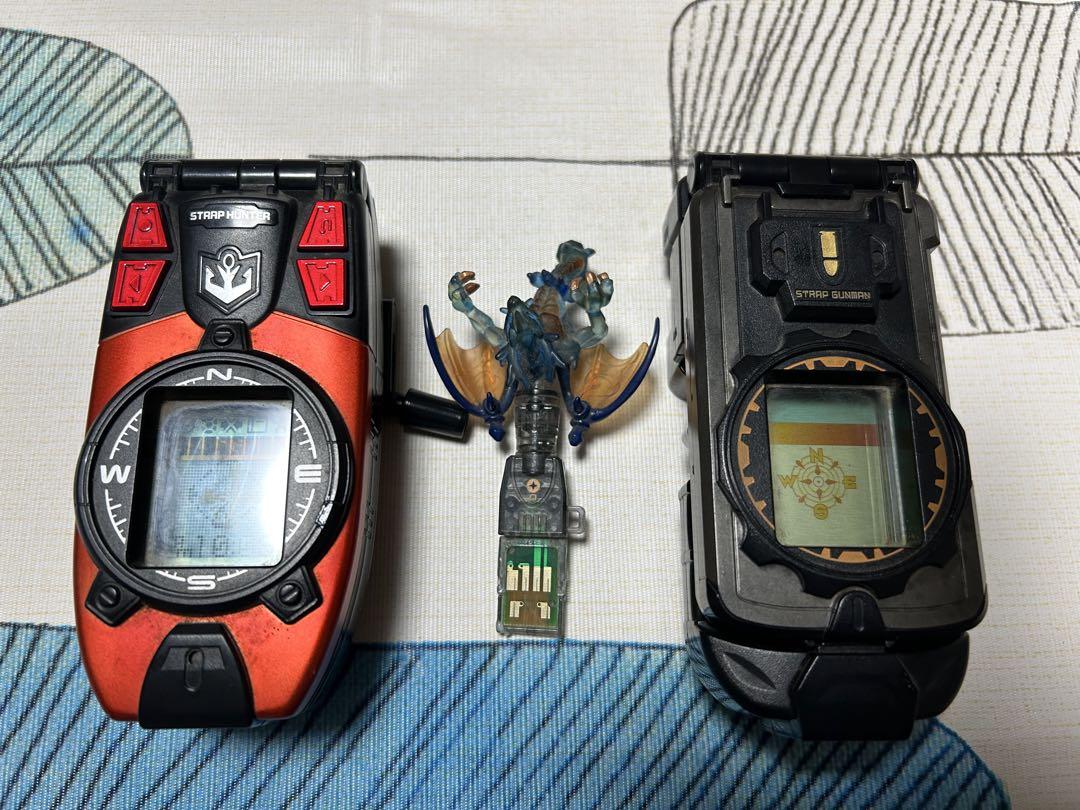 バンダイ　トレジャーガウストストラップハンター　2点セット