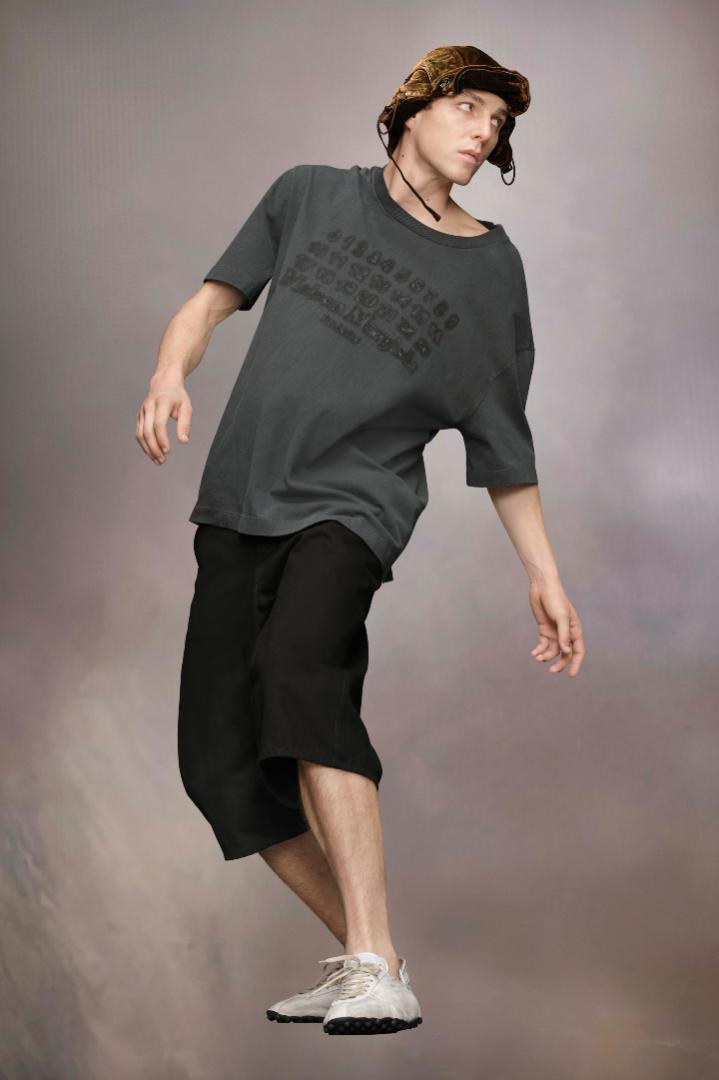 【新品】MAISON MARGIELA エンブロイダー ロゴ Tシャツ 黒色 M