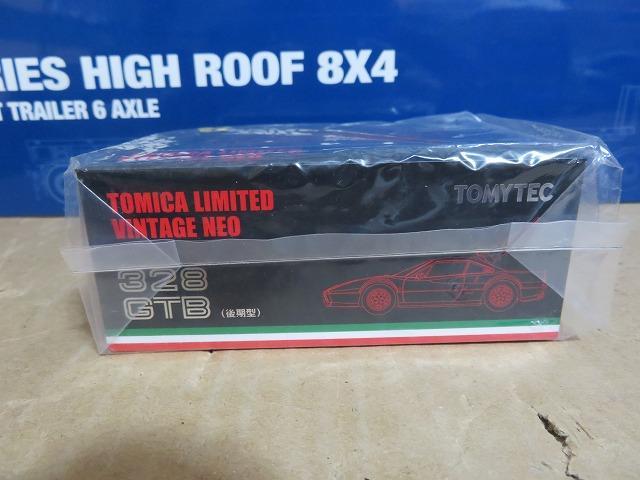トミカリミテッドヴィンテージ NEO フェラーリ 328 GTB 赤