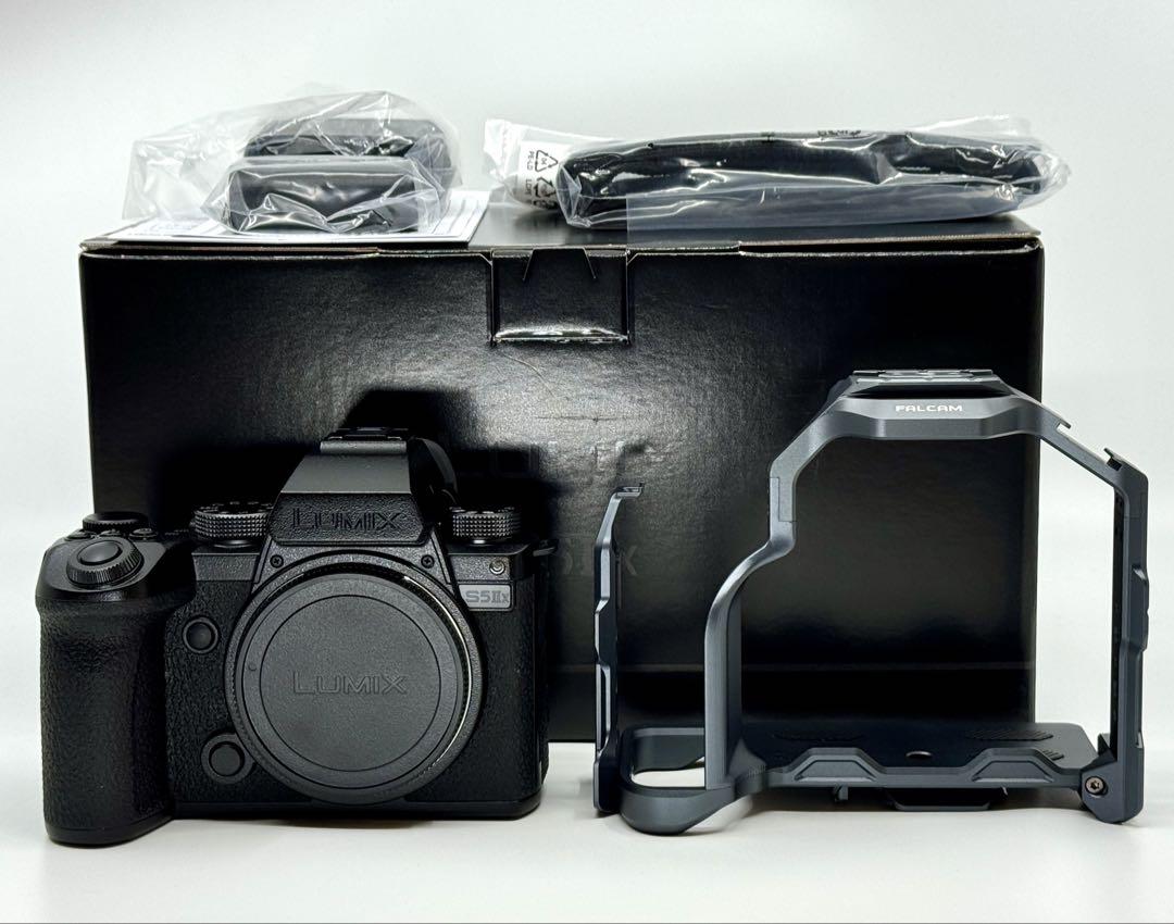 室内試し撮りのみ　LUMIX S5ⅡX FALCAMケージ付 DC-S5M2X