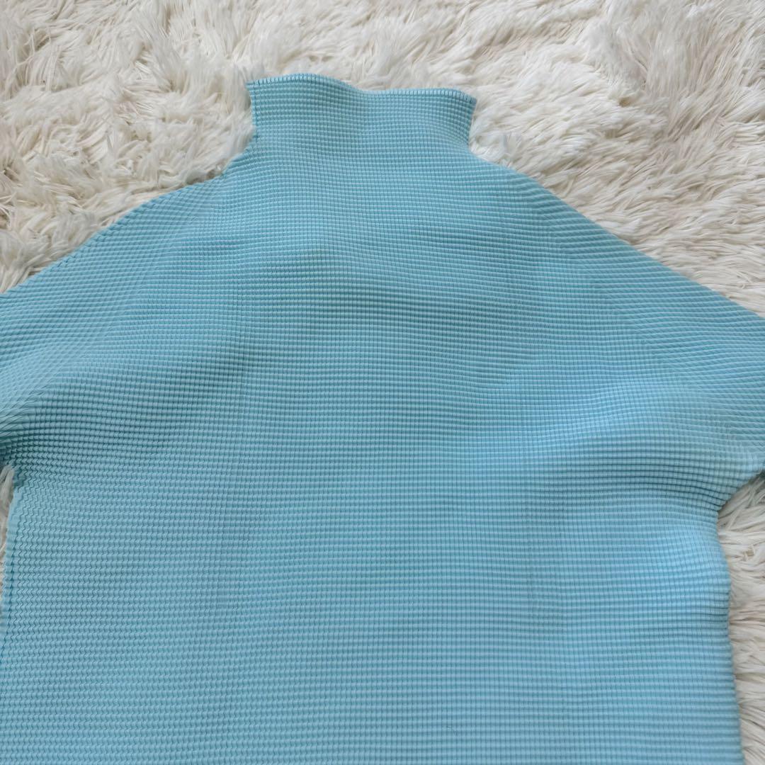 極美品✨ISSEY MIYAKE プリーツ　半袖　水色　伸縮　サイズ3